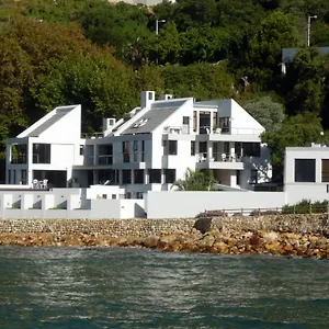 185 On Boutique Gordonsbaai